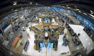 张召忠终于承认了！骗美国拆了F22生产线？16年后，局座终于解开谜底