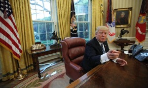 顺差一万亿打翻西方醋坛子，法学者：西方高科技不卖中国居功至伟