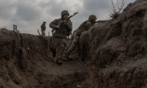 泽连斯基永不认输，乌克兰宣布红军城没丢，俄军只是“到此一游”！