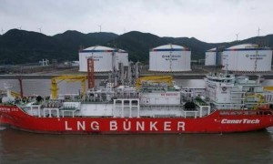 大战一触即发，美军挥师委内瑞拉是幌子，真正目的是要抄中国后路