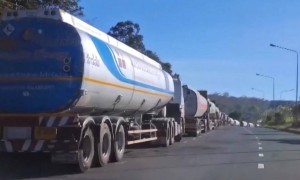 老挝上万大军集结边境？泰柬激战正酣，“突然下场”是准备帮谁？