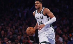 原创 
            字母哥还能忍受雄鹿多久 一人一城信条值得坚守吗？