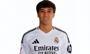 原创 
            10轮仅首发1次!皇马太子惨遭阿隆索冷落沦为鸡肋,却遭两大豪门疯抢